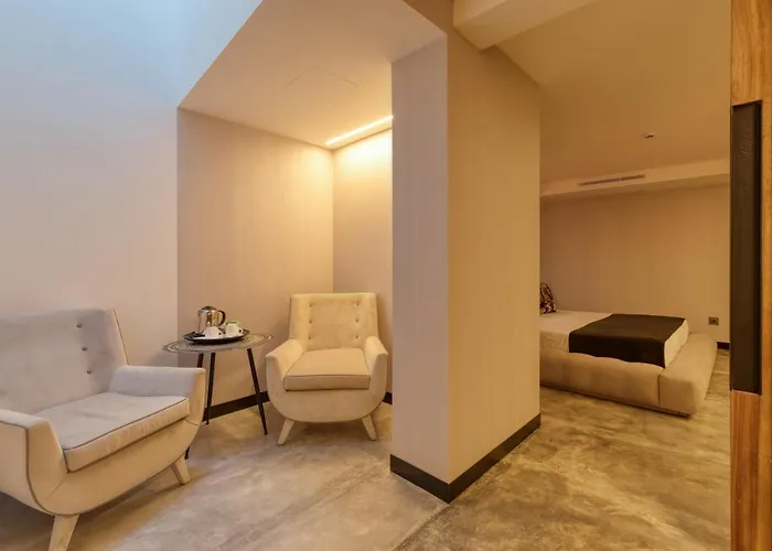 Well & Hotell Maceira (Lisbon)